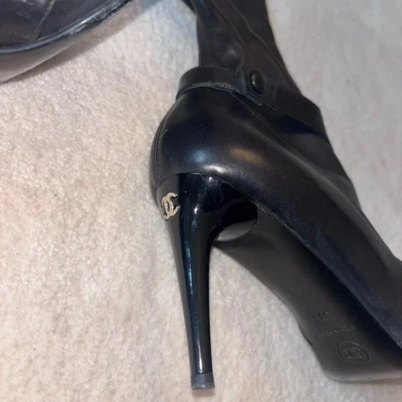 Chanel Iconic Over-the-Knee Boots 2005– As Seen in The Devil Wears Prada - Picture 8 of 11